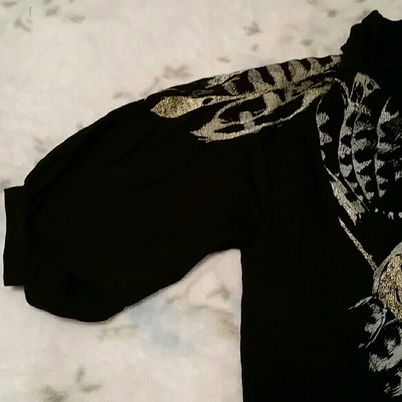 Black cotton top Canadian designer w/embroidery - Picture 3 of 4
