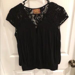 Scarlet sky Cap sleeve lace top