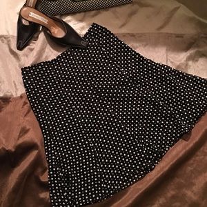 Classic Gored Black & White Skirt Size 0 100% Silk