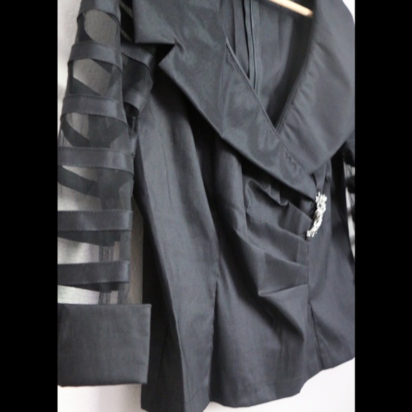 Xscape Evening Ruffled Top - Size 12P - Picture 3 of 4