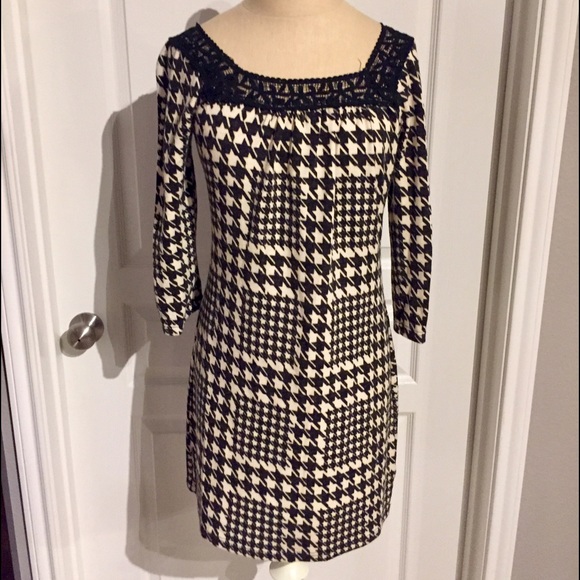 Black and white houndstooth 3/4 sleeve dress