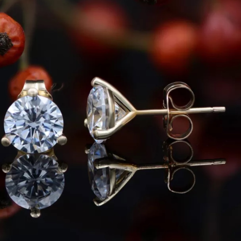 🎉💎 2.0Ct Simulated Diamond 14K Martini Studs - Picture 6 of 6