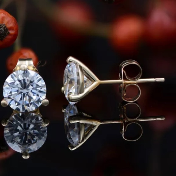 🎉💎 2.0Ct Simulated Diamond 14K Martini Studs - Picture 6 of 6