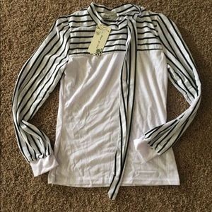 Low collar bow tie blouse