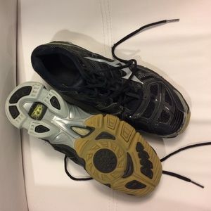 Mizuno wave lightning volleyball shoes