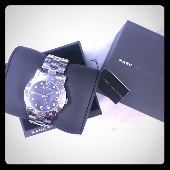 Marc Jacobs Watch - Silver and Diamonds 💎