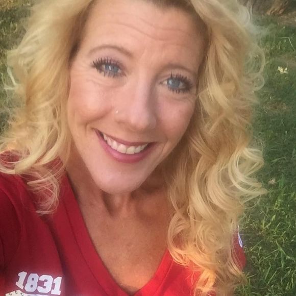 Meet your Posher, Debi - Picture 1 of 1