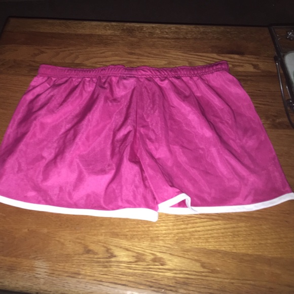 Pink running shorts - Picture 2 of 2