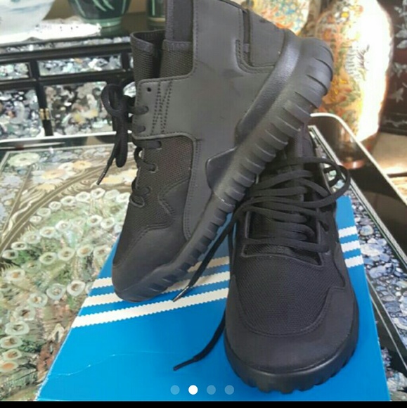 Women's Adidas Tubular - Picture 3 of 4