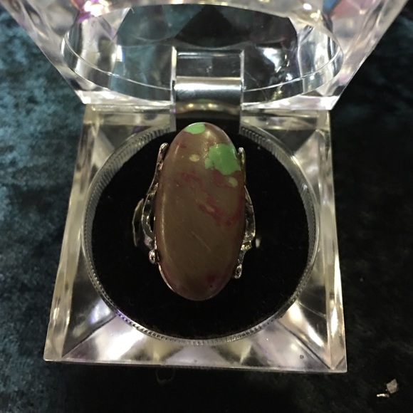 Chocolate ring with green and red spec