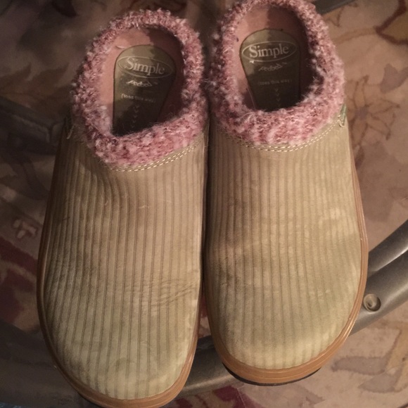 Simple clog size 51/2 like new - Picture 1 of 4