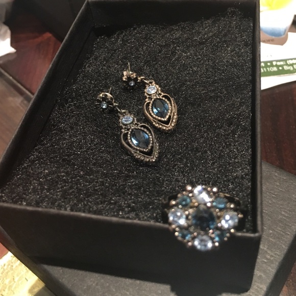 Set :earrings and ring
