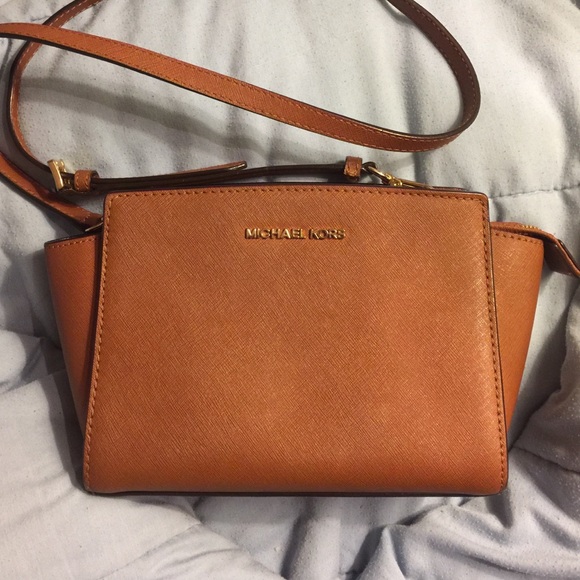 Michael Kors - Crossbody
