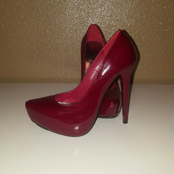 Heels - Picture 2 of 4