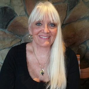 Meet your Posher, Janet