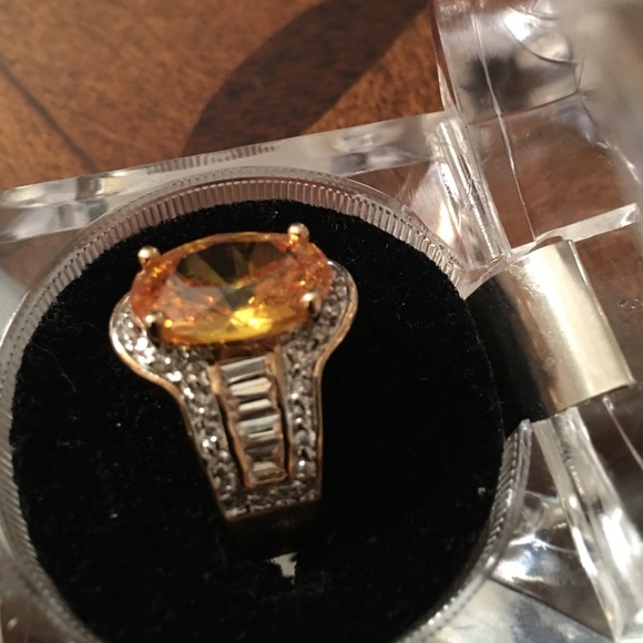 Topaz Ring - Picture 2 of 3