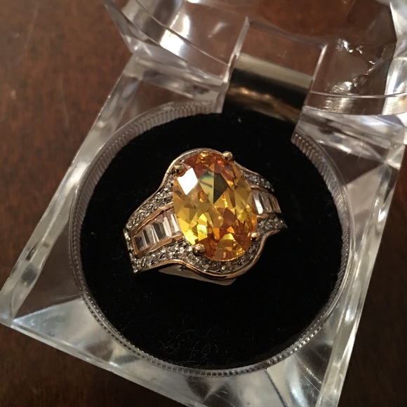 Topaz Ring - Picture 3 of 3