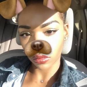 Meet your Posher, Moni