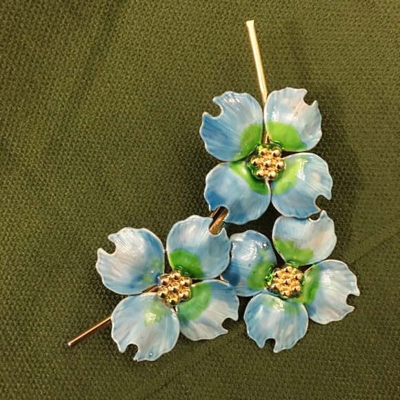 Blue flower pin
