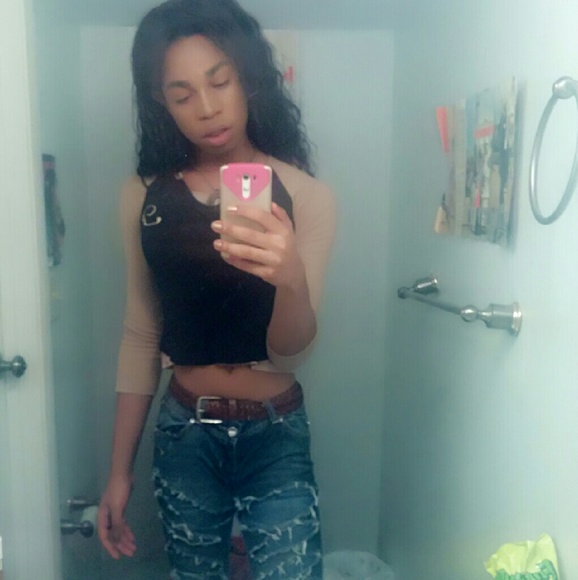 VELVET CLOSET IS RE OPENED - Picture 2 of 4