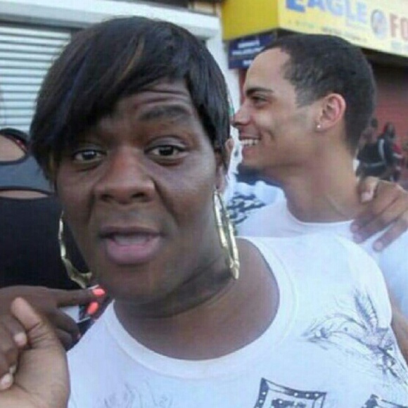 VELVET CLOSET IS RE OPENED - Picture 4 of 4