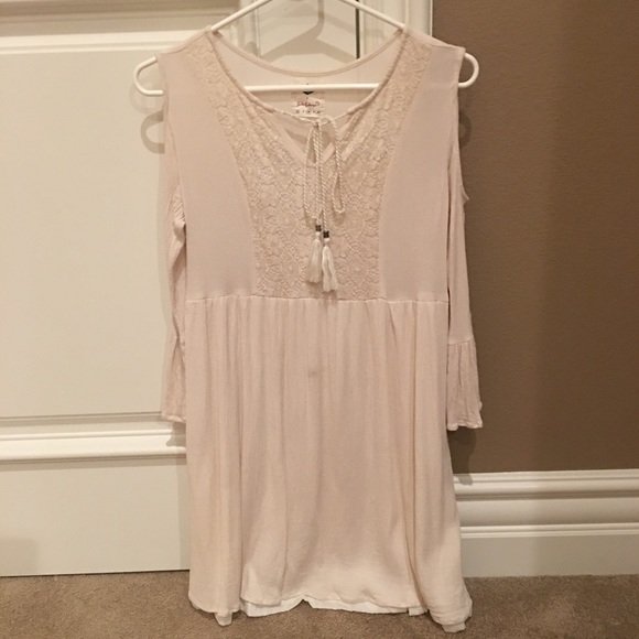 White Lace Dress with Shoulder Cut-Outs - Picture 3 of 4