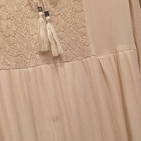 White Lace Dress with Shoulder Cut-Outs - Picture 4 of 4