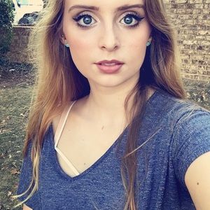 Meet your Posher, Ashley