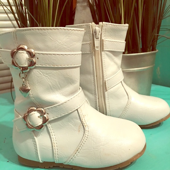 White size 6 Below the Knee Boots