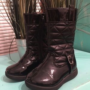 Size 6T Black Patten Quilted Upper Boots.