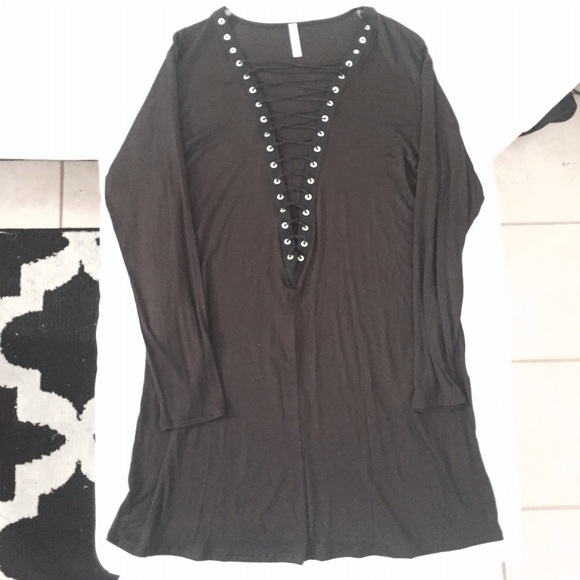 - LOW-CUT LACE-UP Tunic dress - Picture 3 of 5