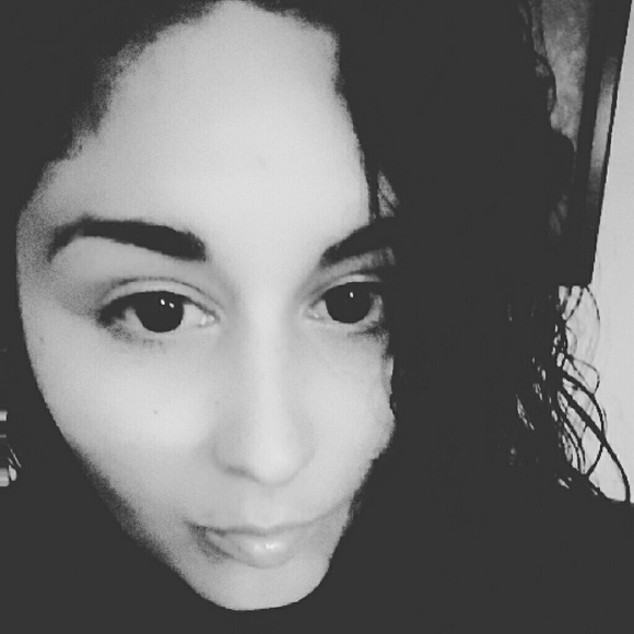 Meet your Posher, Julissa