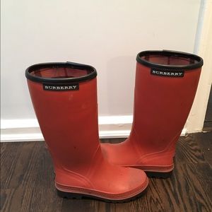 burberry initial poncho