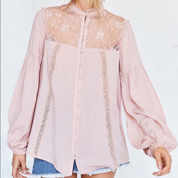 Urban outfitters bell sleeve blouse S