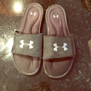 Men's size 10 sandals