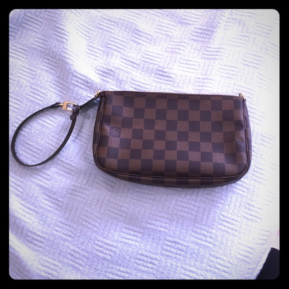 Louis Vuitton Pochette, almost new.