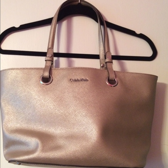 Calvin Klein Purse!!