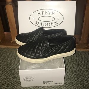 SOLD Steve Madden Ecentrcq sneakers