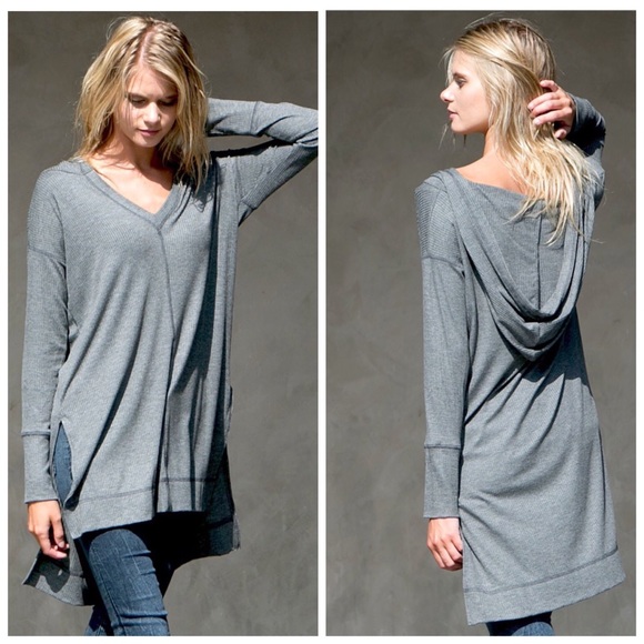📣 Liquidation 📣 M Only Gray V-Neck Top Hoodie - Picture 2 of 5
