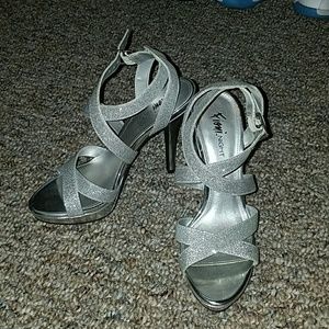 Beautiful & sparkly Heels