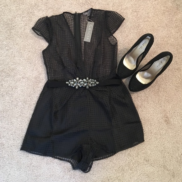 Gracia NWT Size Small Romper - Picture 2 of 4