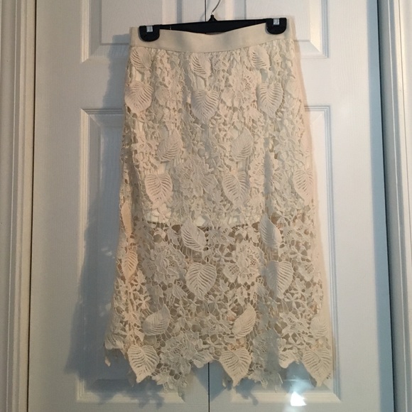 Forever 21 Cream Crochet Lace Midi Skirt Size Med