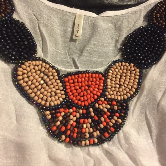 ➕White Top With Beads - Picture 3 of 4