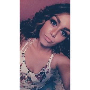 Meet your Posher, Allexis