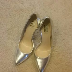 Silver pumps
