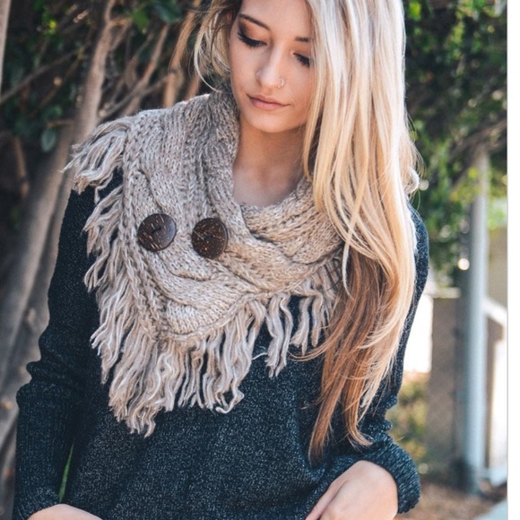 Shoulder Warmer - Picture 2 of 4