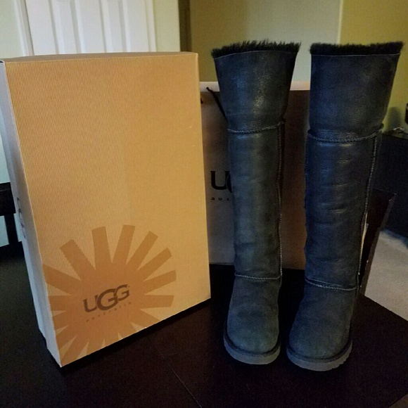 UGG Over The Knee Bailey Button w/ box
