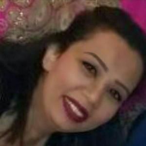 Meet your Posher, Ghada