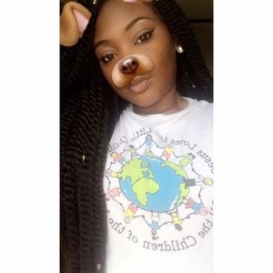 Meet your Posher, Elisa