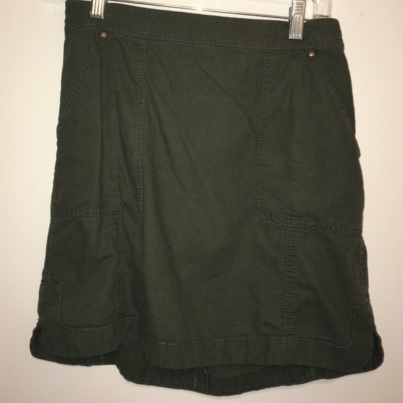 WHBM army green skirt SZ 2